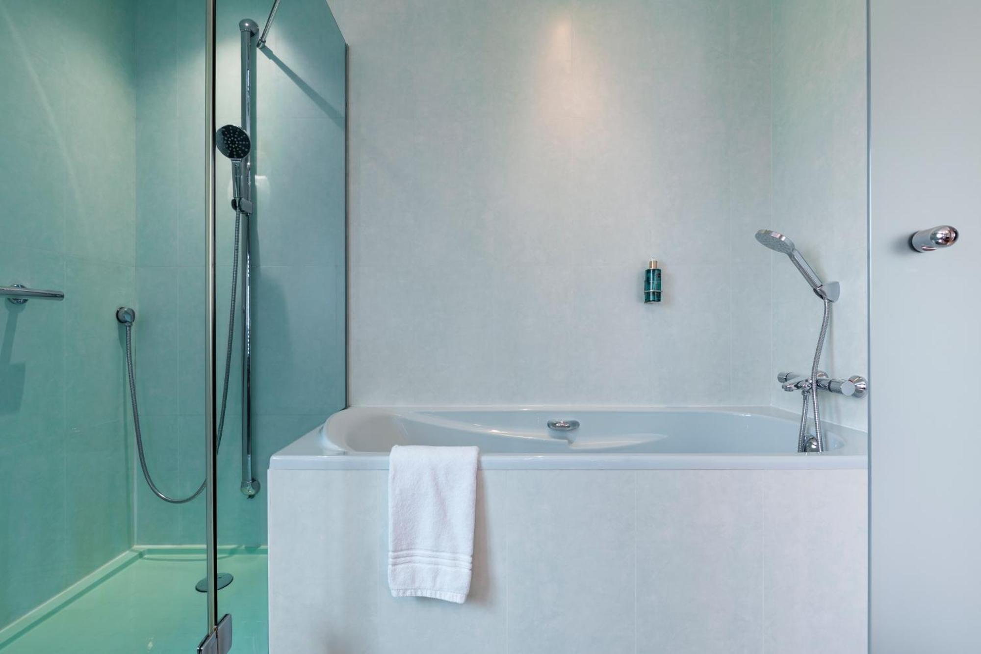 Hotel Oceania Breszt Kültér fotó