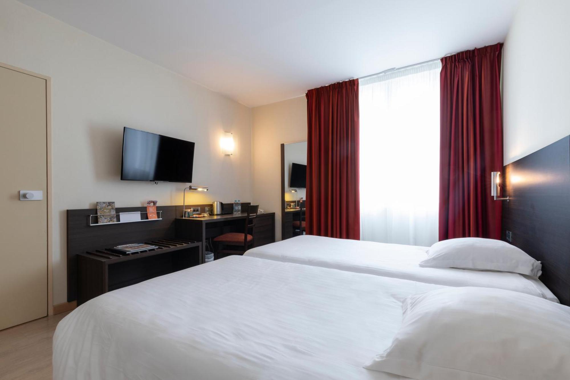 Hotel Oceania Breszt Kültér fotó